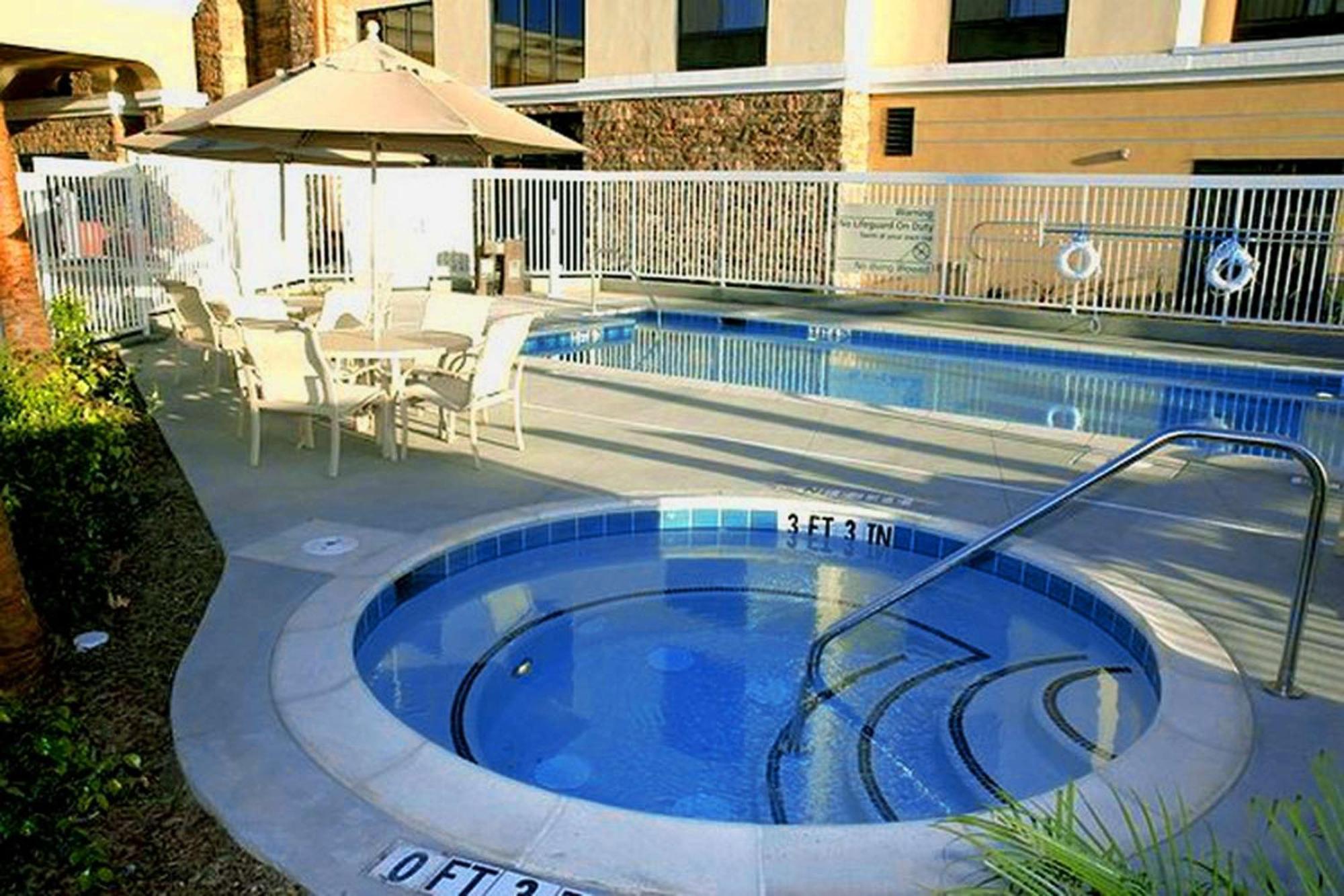 Hampton Inn&Suites Seal Beach Exterior foto